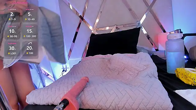 Lucia velez online show from March 15, 1:35 pm