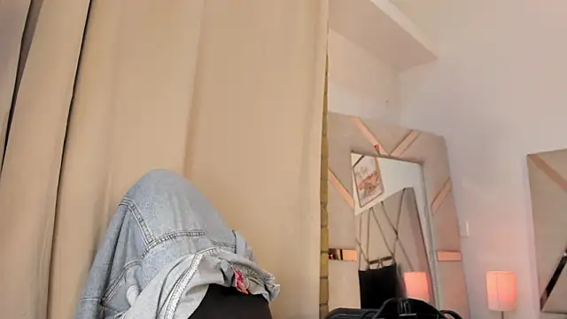 Lucia velez online show from March 5, 3:02 am