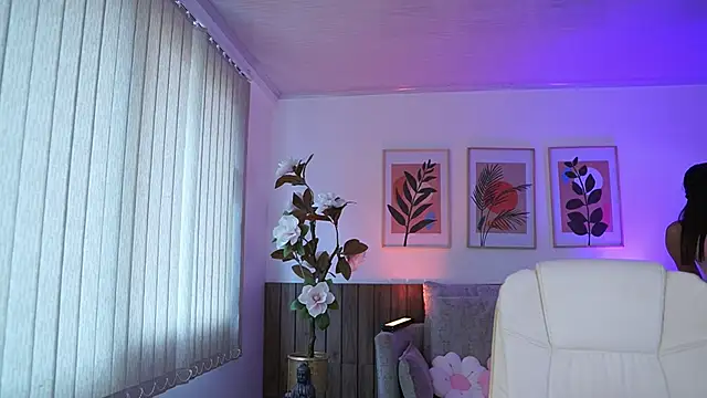 IvyGrabes online show from June 30, 7:13 pm
