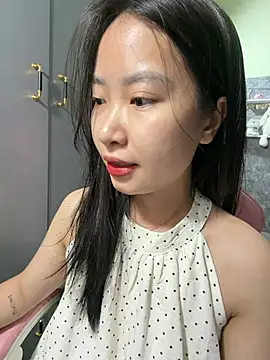 Linne6789 online show from May 27, 5:15 am