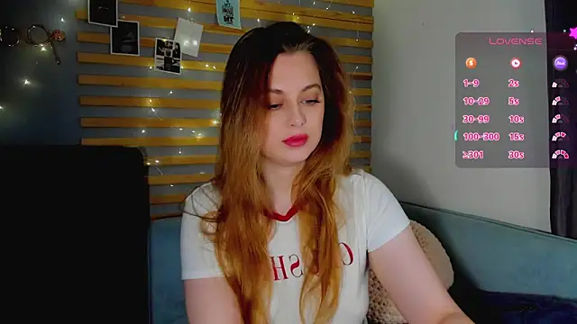 Alice Wanderr online show from March 19, 3:00 am