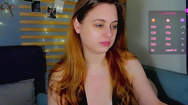 Alice Wanderr online show from March 14, 2:56 am