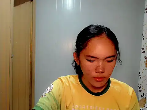 girlyteengrl online show from February 4, 4:43 pm