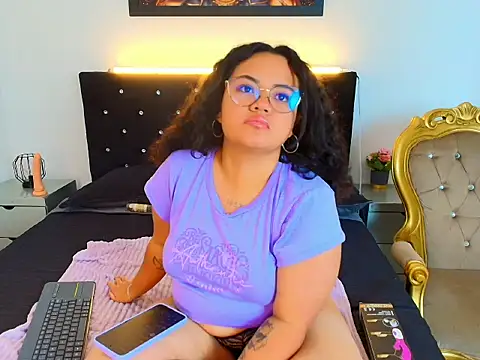 YumiViolet online show from March 19, 3:44 am