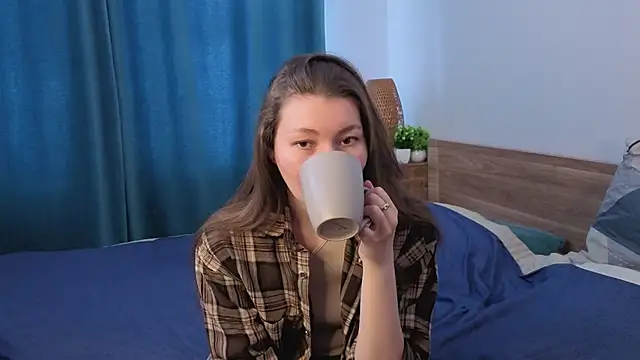 TobiMillinor online show from March 14, 7:09 am