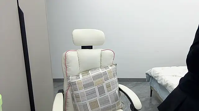 DYyyyyy-- online show from February 12, 12:07 pm