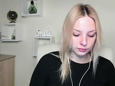 VelvetAngela online show from March 10, 6:39 am