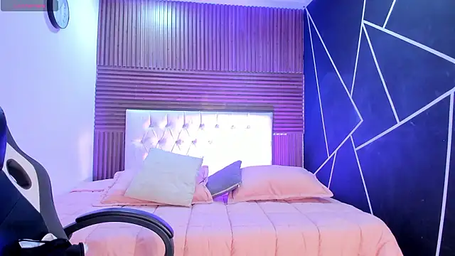 shaden  online show from March 12, 8:33 pm