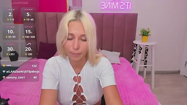 MIla Stunning online show from June 11, 2:53 am