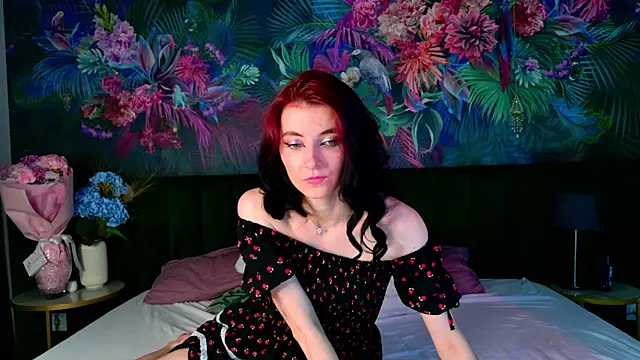 NicoleLuxe online show from July 8, 6:21 pm
