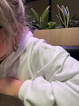 Chiibi online show from March 7, 11:50 am