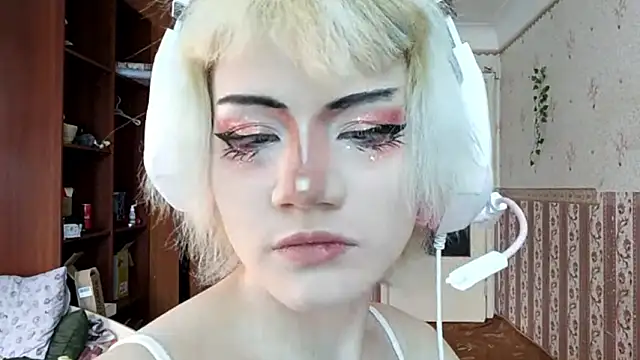 KathernSaulters online show from March 13, 8:48 am