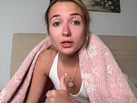 kelseyblu online show from May 4, 2:04 am