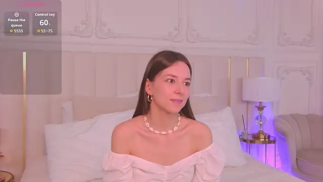 AlisseMoore online show from February 19, 6:24 am