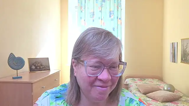 Emma Eclipsee online show from March 7, 10:22 am