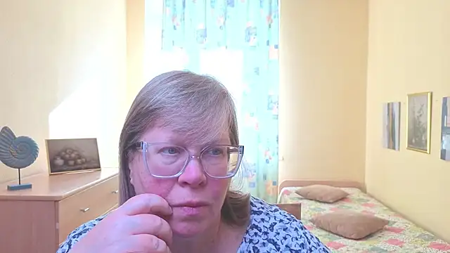 Emma Eclipsee online show from February 27, 10:48 am