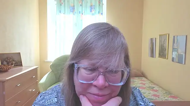 Emma Eclipsee online show from March 18, 11:48 am