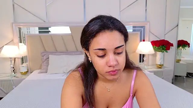 Luna Cortier online show from June 22, 5:15 am