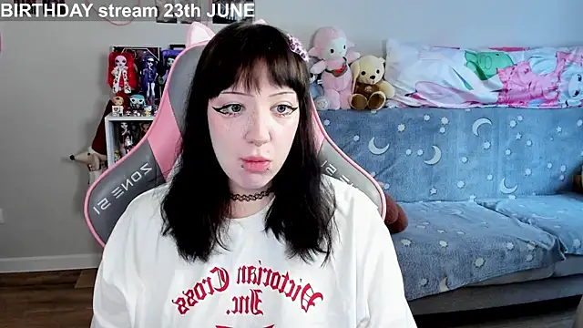 MollysLand online show from June 16, 8:59 am