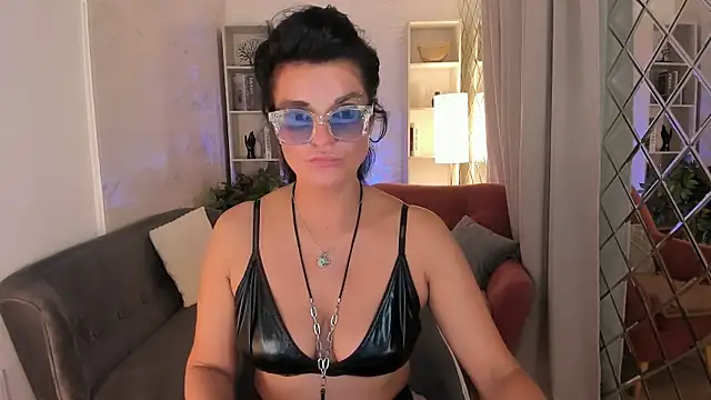 RikaCoutts online show from July 15, 8:57 pm