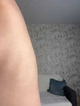 LynaFrost online show from June 25, 6:18 am