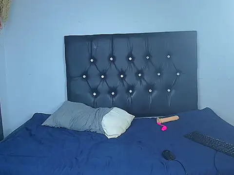 AfricanSquirtMachine online show from February 6, 10:13 pm