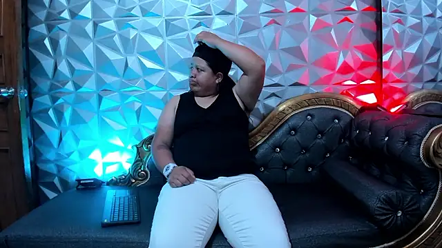 Carolina-Lenon online show from March 7, 9:00 pm