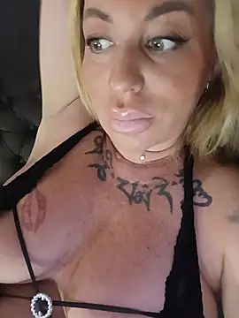 MiaMooly online show from June 21, 8:35 pm