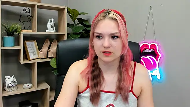 SweetLilyxo online show from June 25, 6:29 am