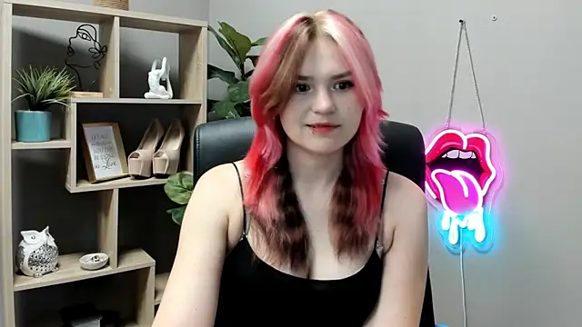 SweetLilyxo online show from June 11, 7:05 am