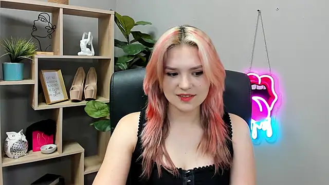SweetLilyxo online show from June 26, 6:47 am