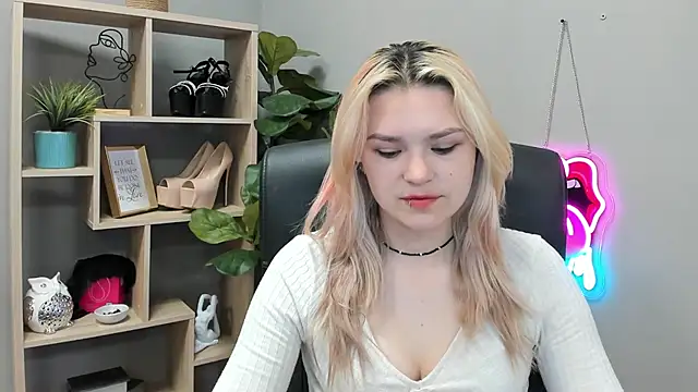 SweetLilyxo online show from July 29, 6:35 am