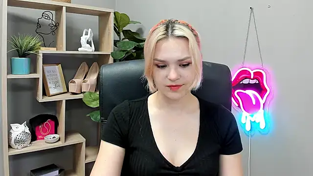 SweetLilyxo online show from July 13, 6:47 am
