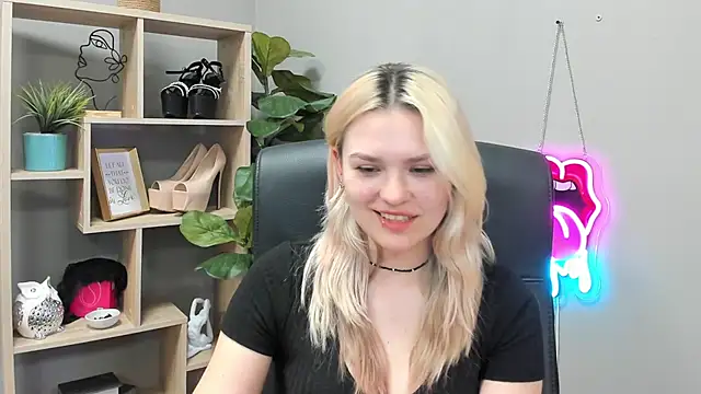 SweetLilyxo online show from July 28, 11:17 am