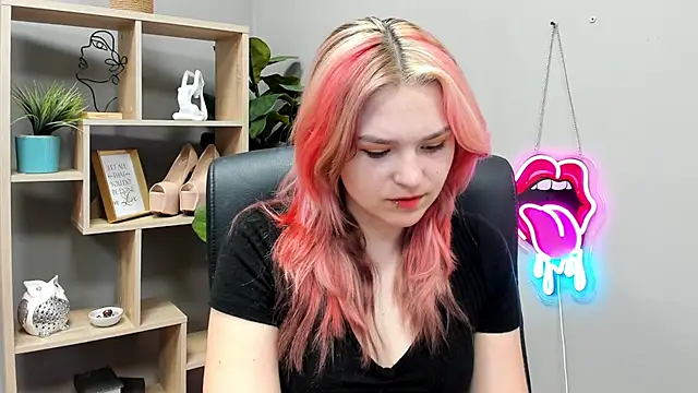 SweetLilyxo online show from June 22, 6:32 am