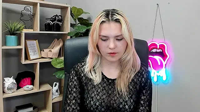 SweetLilyxo online show from August 3, 9:04 am