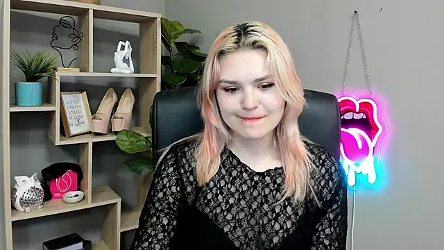 SweetLilyxo online show from July 12, 6:47 am