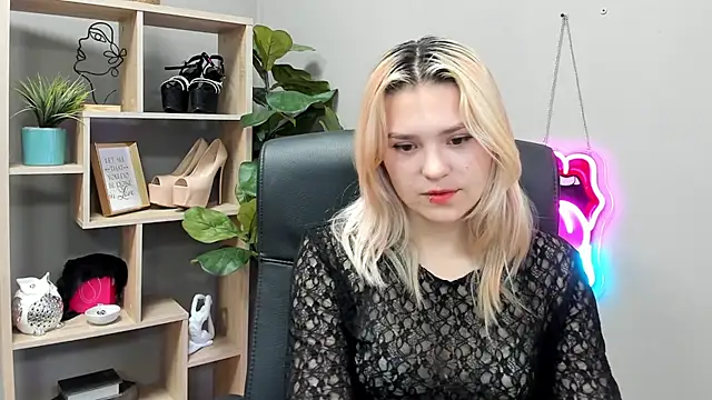 SweetLilyxo online show from August 3, 6:39 am