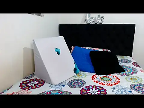 suzy paz online show from June 18, 8:58 pm