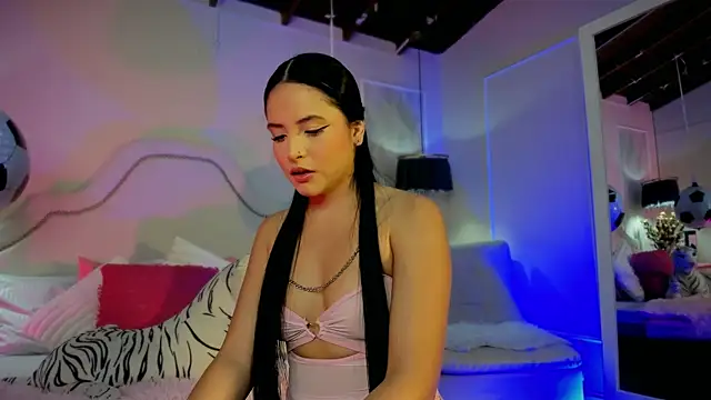 niicole garner online show from July 21, 4:51 pm