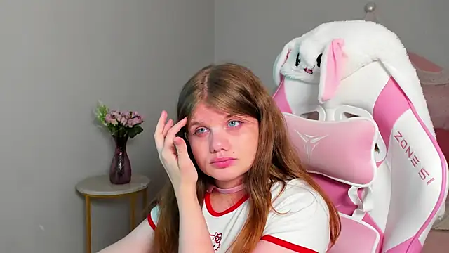 ChloeHalses online show from June 17, 3:08 am