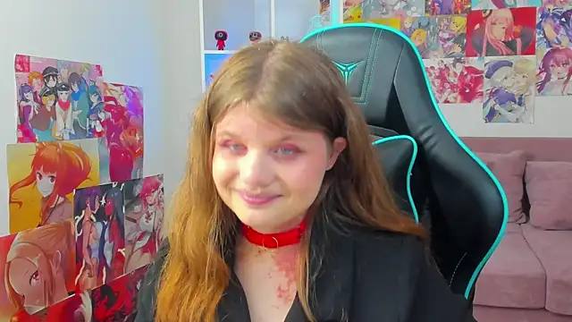 ChloeHalses online show from July 6, 5:04 pm