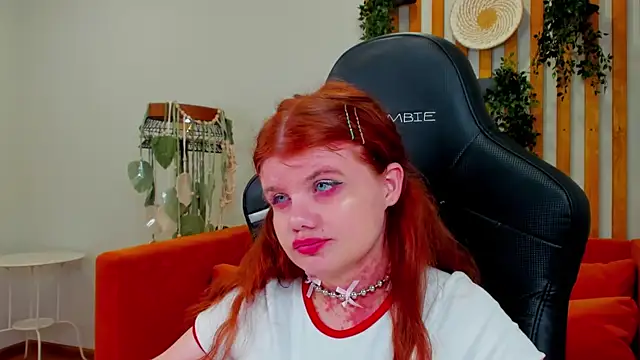 ChloeHalses online show from August 3, 9:04 am
