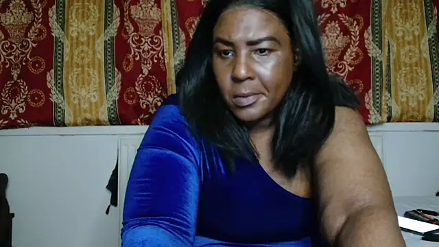 CurvySashia online show from April 11, 11:41 pm