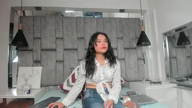 Maggyx online show from August 1, 2:19 pm