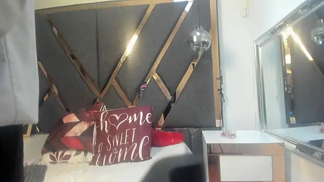 Maggyx online show from July 3, 1:50 pm