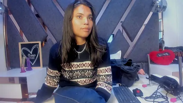 Maggyx online show from June 30, 1:32 pm