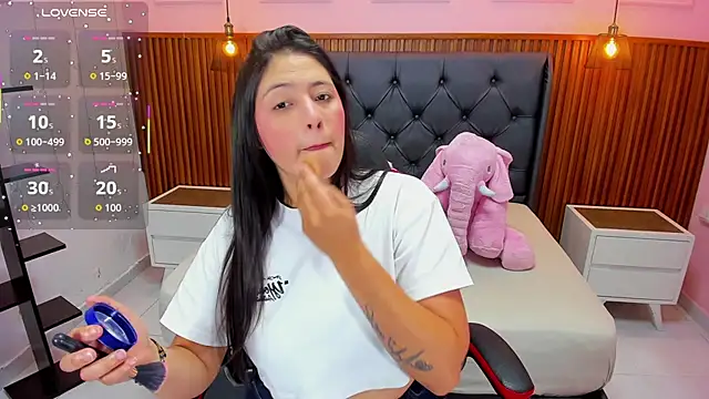 alixablake online show from June 9, 6:51 pm