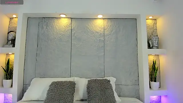 MiaSmit  online show from March 9, 11:24 am