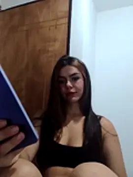 EmiNavarro online show from July 11, 4:34 am